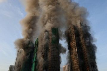 Menteri Hong Kong Mundur Usai Setahun Kebakaran Apartemen Tewaskan 168 Orang