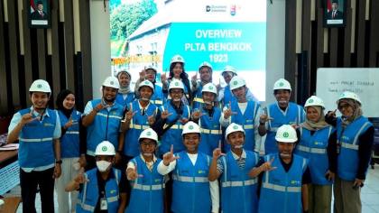 KELANA KLH/BPLH Ajak 11 Pelajar Selami Transisi Energi di PLTA Bandung