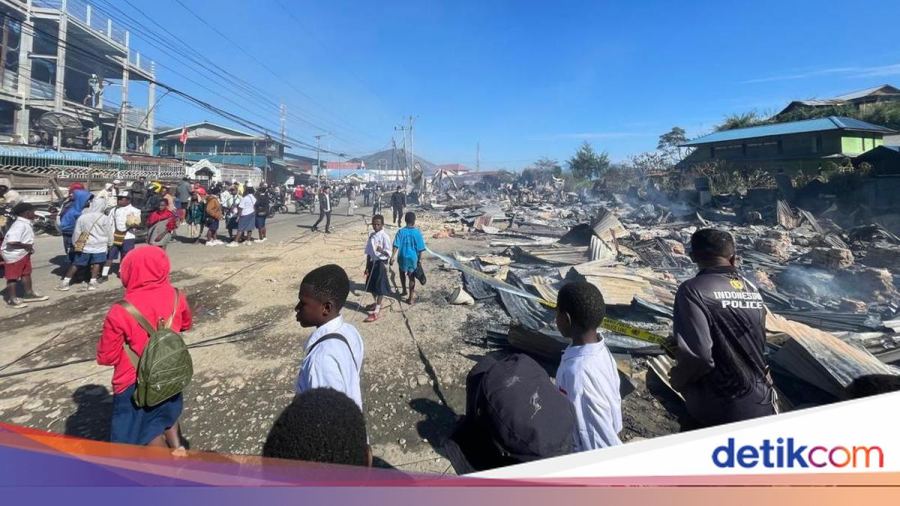 Kebakaran Pasar Paniai Hanguskan 49 Rumah-Kios, 148 Orang Mengungsi