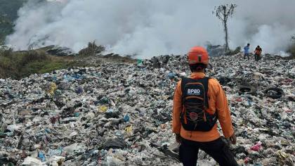 Api Kebakaran Lahan Menjalar ke TPA Galuga, Lebih 42 Ha Terbakar