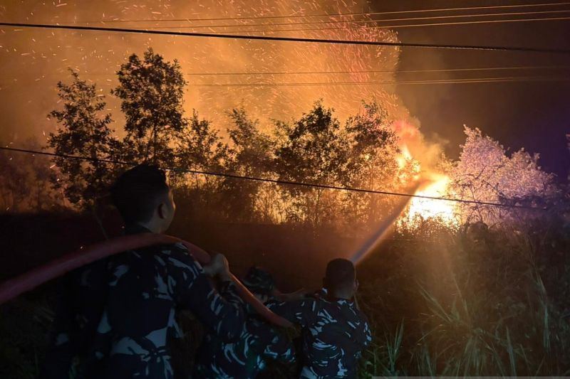 Personel TNI AU tangani karhutla di Sumatera Selatan