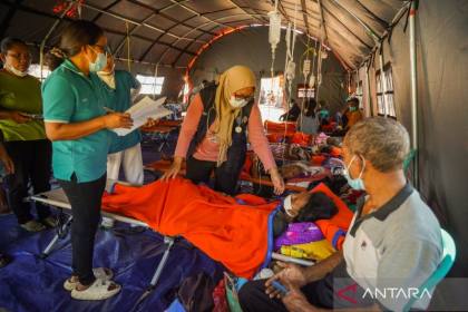 Jumlah warga yang mengungsi akibat gempa di NTT lebih dari 150 ribu