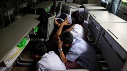 Potret Simulasi Teror Penembakan di SMA, Ramai Siswa Tiarap di Lantai