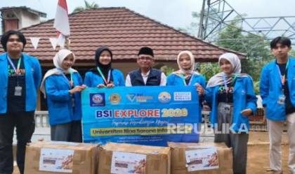 BSI Explore 2026, UBSI Kampus Tasikmalaya Salurkan 150 Paket Alat Tulis untuk Siswa SDN Kramatjaya