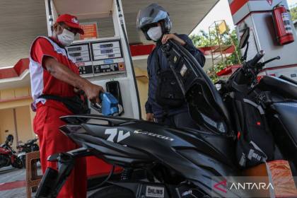 Ekonom perkirakan harga keekonomian Pertamax Rp16.800 per liter