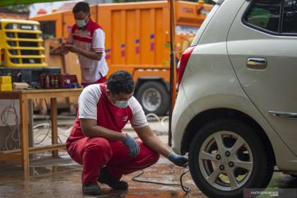 Knalpot mobil keluar asap berlebih? Ini penyebab dan cara mengenalinya