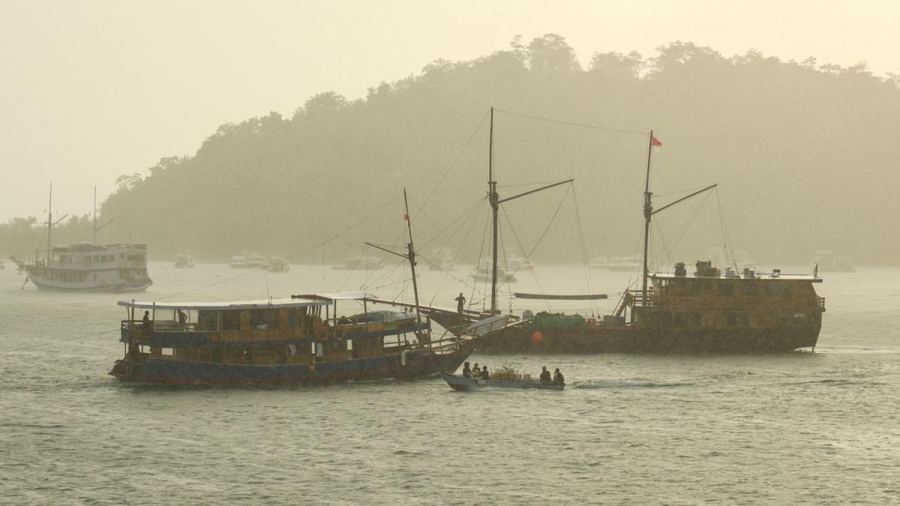 Waspadai Gelombang Tinggi, KSOP Labuan Bajo Tutup Pelayaran TN Komodo