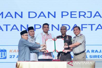 Gubernur Sumut siap jadi ayah asuh guna percepat legalitas aset wakaf