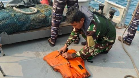 Pemilik Kapal yang Ditumpangi Jurnalis Pastikan Life Jacket Temuan TNI AL Bukan Miliknya