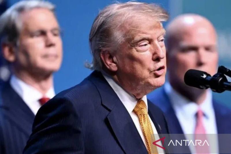 Trump : Iran sedang "runtuh total" di tengah konflik dengan AS