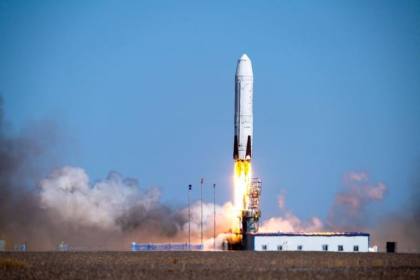 Deep Blue Aerospace selesaikan uji durasi panjang mesin roket reusable