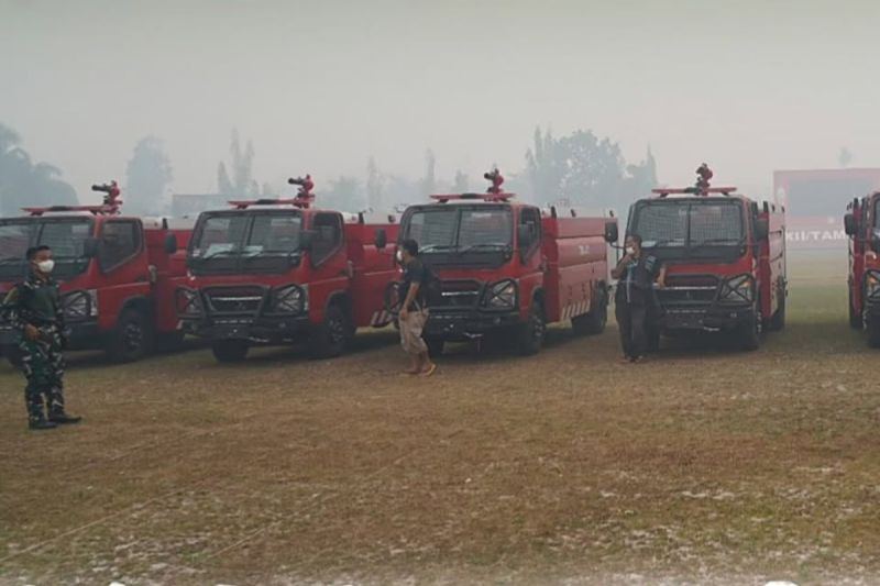 Presiden bantu Kodam mobil damkar dan ekskavator tangani karhutla