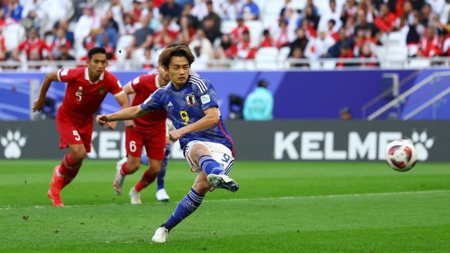 Bintang Jepang Ayase Ueda Resmi Jadi Rekan Setim Verdonk di Lille