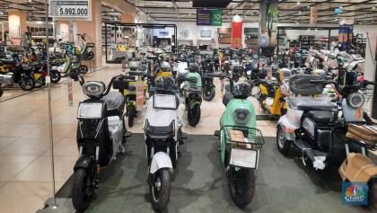 Cuma Besok! Di TransmartFull Day Sale Sepeda Listrik Mulai Rp3 Jutaan