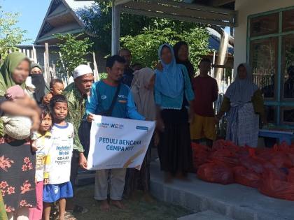 Sudah Dihantam Gempa Flores, Warga Kampung Baras Harus Jalan 1 Km Demi Air Bersih: WIZ Pasok Sembako