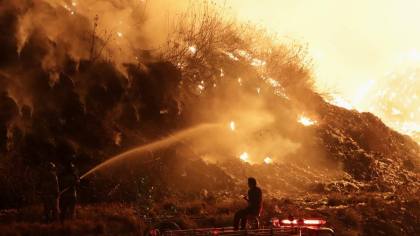 Potret TPA Putri Cempo Solo Terbakar! Api Berkobar Lalap 2,17 Hektare
