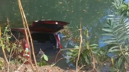 Diduga Usai Minum Alkohol, Pengemudi Mobil Hilang Kendali hingga Terjun ke Sungai di Baubau