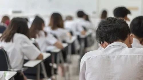 Sekolah di Palu Kembali Belajar Daring Imbas Kabut Asap