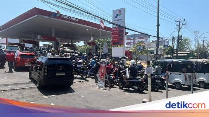 Antrean BBM Pelat Ganjil Genap Mulai Berlaku di Makassar, Begini Aturannya