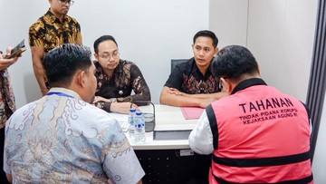 Kejagung Limpahkan Eks Anggota Ombudsman Yeka Hendra ke Kejari Jakpus