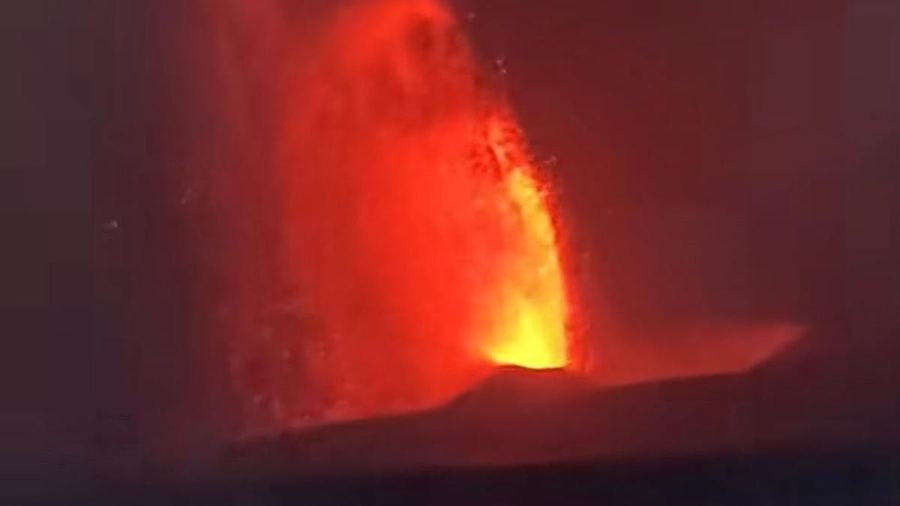 Gunung Anak Krakatau Erupsi, Kemenhub Pastikan Penerbangan Bandara Soekarno-Hatta Normal