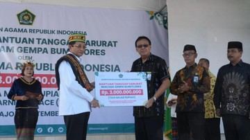 Menag Salurkan Bantuan Gempa Flores Senilai Rp 3 Miliar