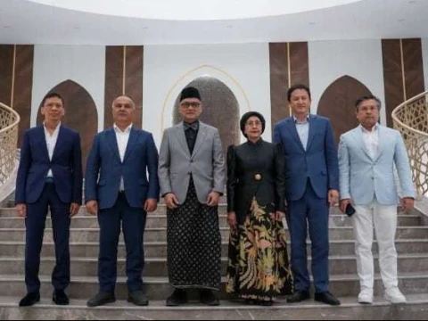 Menhaj Dorong Penerbangan Langsung Indonesia ke Uzbekistan