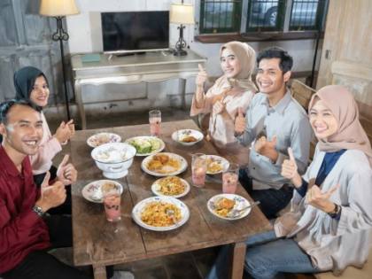 Khutbah Jumat: Memudahkan Urusan Orang Lain, Jalan Menuju Ridha Allah