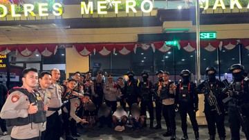 Polisi Amankan 4 Pemuda dan Sita 13 Klip Ganja Saat Patroli di Jakut
