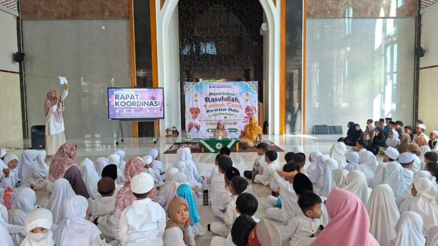 KB-TK ABA Paiton Peringati Maulid Nabi Muhammad SAW, Tanamkan Keteladanan dan Kepedulian Sejak Dini