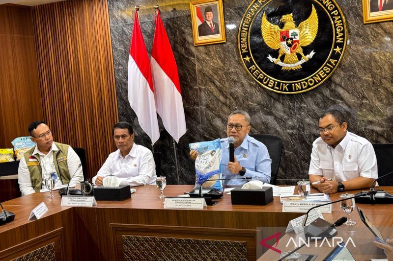 Zulhas: Pemerintah ganti nama dan kemasan beras SPHP jadi "Beras Kita"