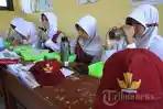 Kunci Jawaban Bahasa Inggris Kelas 5 SD Kurikulum Merdeka Halaman 25: Read and Circle