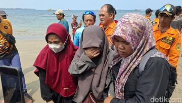 Tangis Histeris Istri Jurnalis yang Hilang di Anak Krakatau: Tolong Pak...