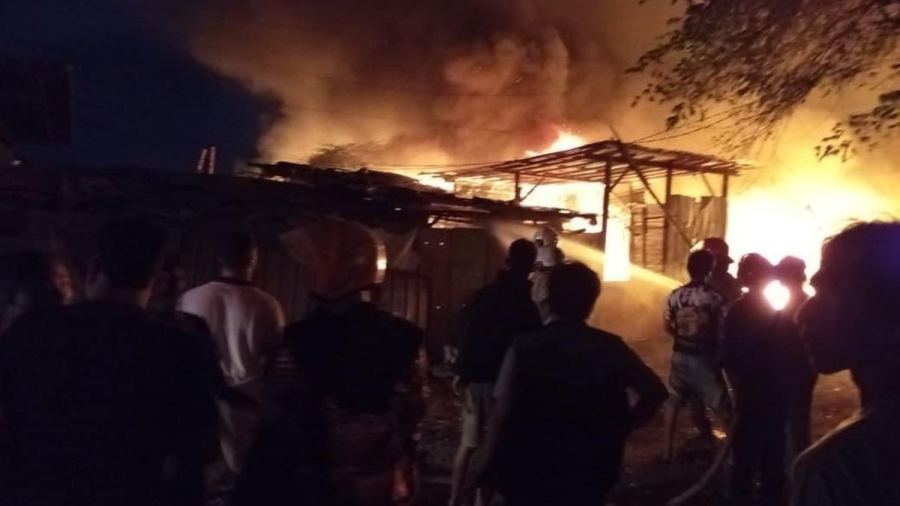 Bedeng dan Gudang Rongsokan di Denpasar Hangus Terbakar Senin Malam