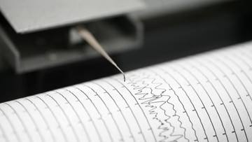 Warga Panik Berhamburan Keluar Rumah Saat Gempa M 5,0 Guncang Flores