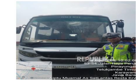Polisi: Bus Rombongan AMPB Dilempari Batu, Diduga dari Atas Jembatan Tol Jakarta-Cikampek