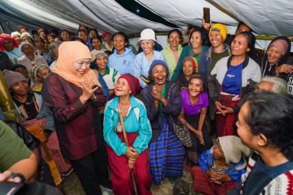 Khofifah dorong pendampingan psikososial bagi lansia korban gempa NTT