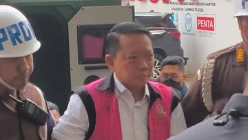 Eks Jampidsus Febrie Tiba di Kejagung, Diperiksa Terkait Pencucian Uang
