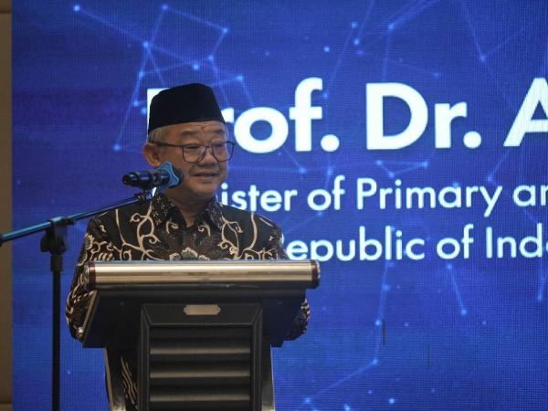 Gunung Anak Krakatau Erupsi, Mendikdasmen Buka Opsi PJJ di Daerah Terdampak