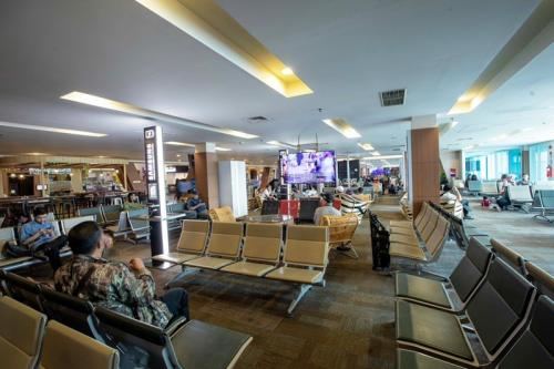 Abu Vulkanik Anak Krakatau Meluas ke Bandung, Bandara Husein Sastranegara Ditutup 
