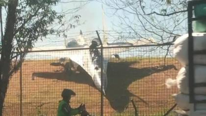 BREAKING NEWS: Pesawat Sukhoi Tergelincir Keluar Runway Bandara Sultan Hasanuddin