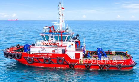 Kapal Pertamina Trans Kontinental Transko Dara 3218, Siaga 24 Jam Distribusi Energi di Balongan