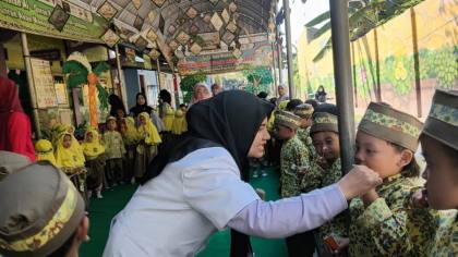 Sosialisasi Kesehatan, Klinik Ar-Rafif Ajak Anak PAUD Aisyiyah V Rajin Menggosok Gigi