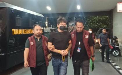 Tampang Penyelundup 800 Kg Ketamin di Natuna Utara saat Dibawa ke Bareskrim