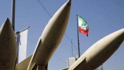 Rudal Iran Hantam Pangkalan Militer AS di UEA dan Kuwait
