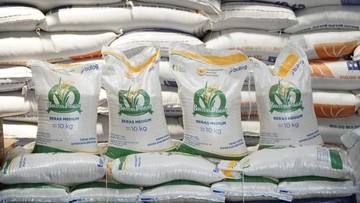 Pemerintah Tebar Bansos Beras 30 Kg Sekaligus buat Warga Desil 1-4