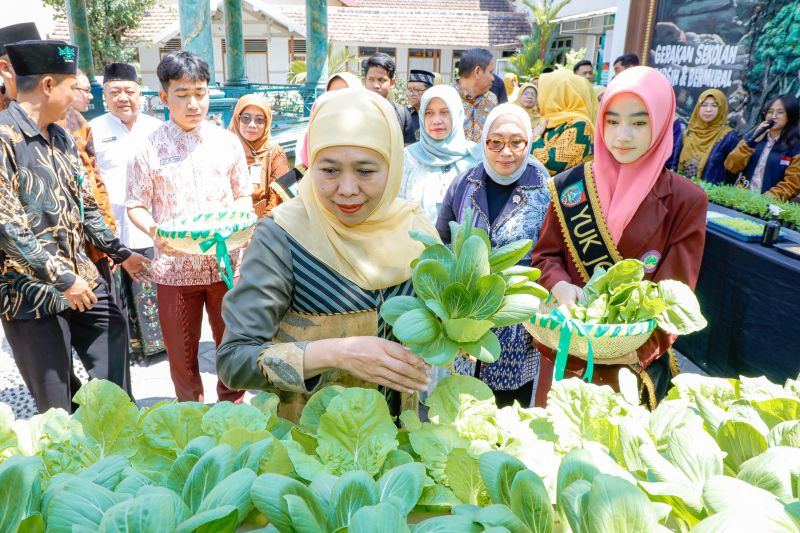 Khofifah dorong sekolah jadi ruang inovasi ketahanan pangan