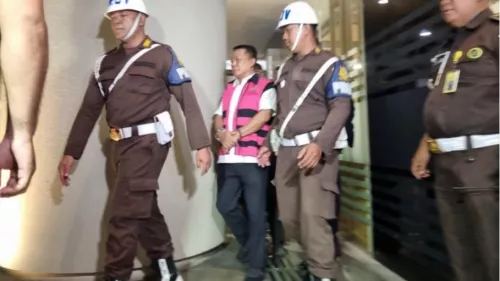 Lapak Pasar di Cengkareng Terbakar, 30 Petugas Damkar Diterjunkan