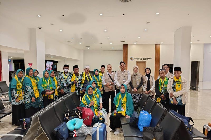 Biro umrah diminta mitigasi imbas abu Anak Krakatau bagi Jamaah