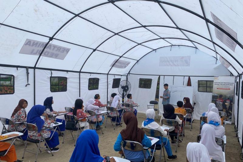 Pertamina Patra Niaga bangun ruang belajar darurat di Bengkulu